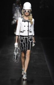 Défilé Moschino printemps/été 2013